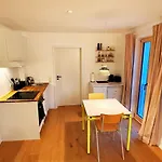 Charmantes Apartment - Fuer 2-4 Personen - Modern, Ruhig, Parkplatz