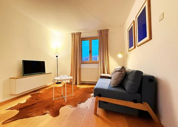 Charmantes Apartment - Fuer 2-4 Personen - Modern, Ruhig, Parkplatz