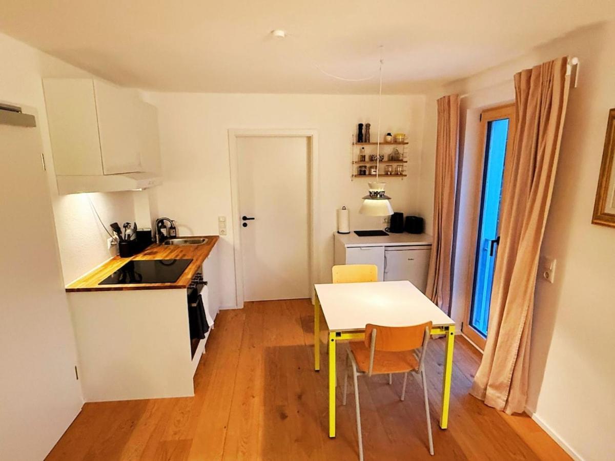 Charmantes - Fuer 2-4 Personen - Modern, Ruhig, Parkplatz *