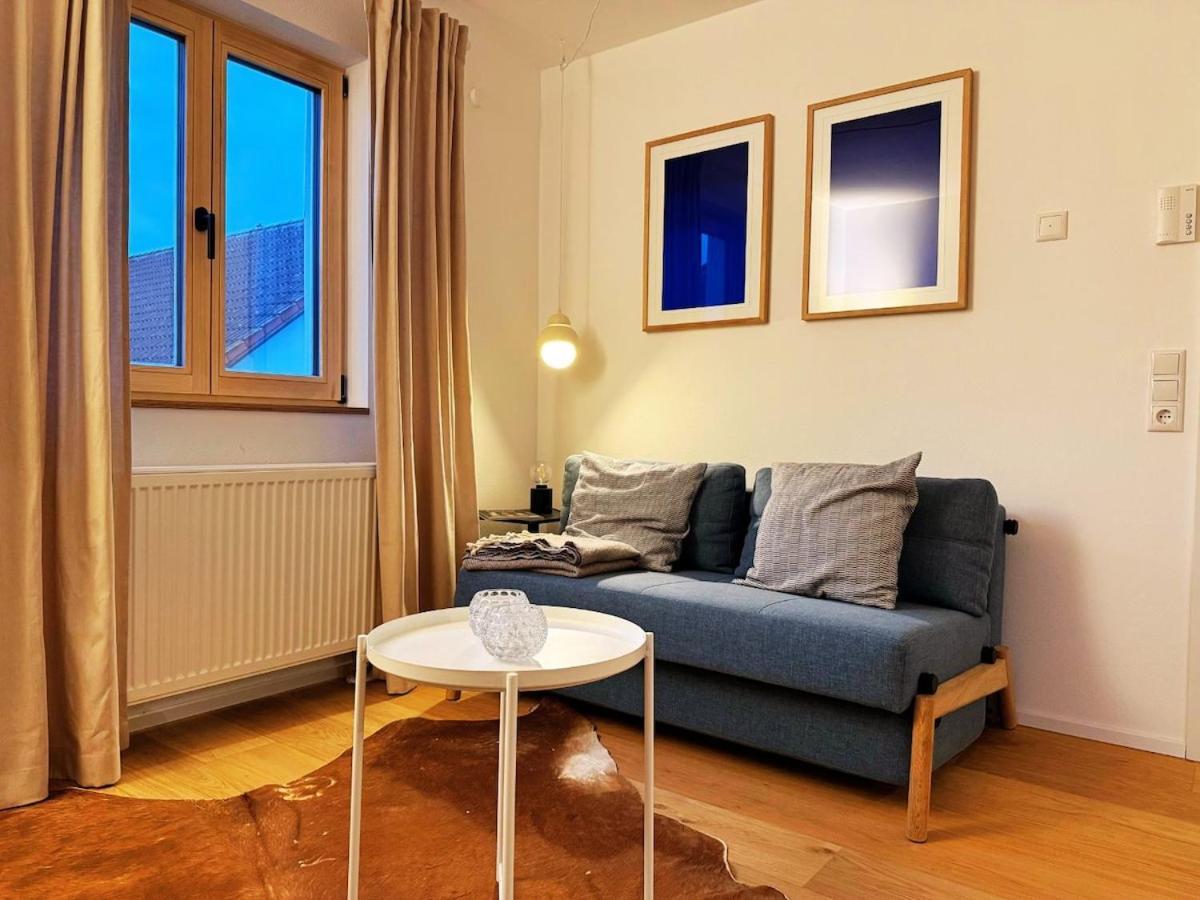 Apartment Charmantes - Fuer 2-4 Personen - Modern, Ruhig, Parkplatz