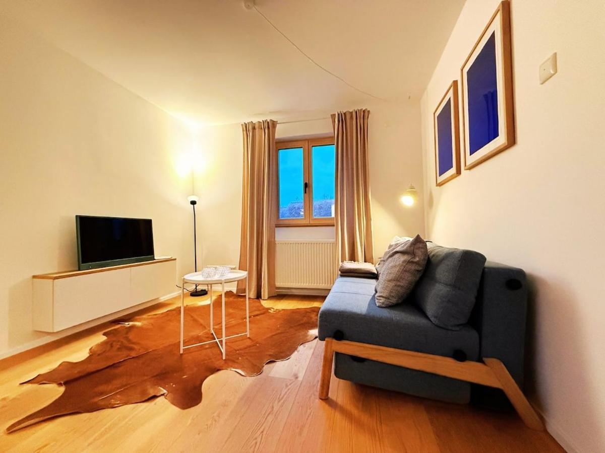 Charmantes - Fuer 2-4 Personen - Modern, Ruhig, Parkplatz Apartment