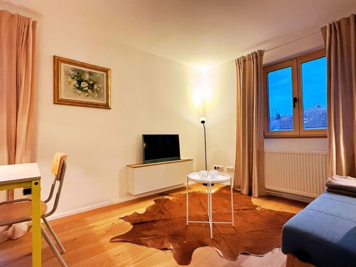 Charmantes - Fuer 2-4 Personen - Modern, Ruhig, Parkplatz Apartment Passau